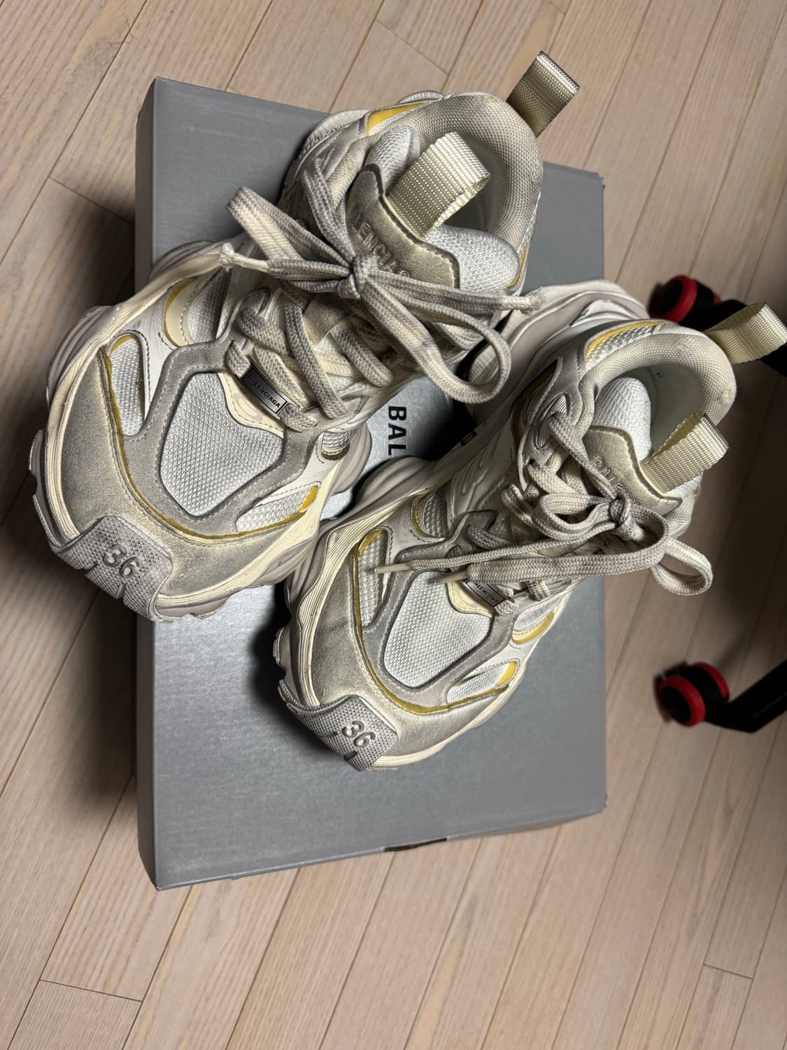 [36]발렌시아가 카고 스니커즈 베이지 상품이미지1