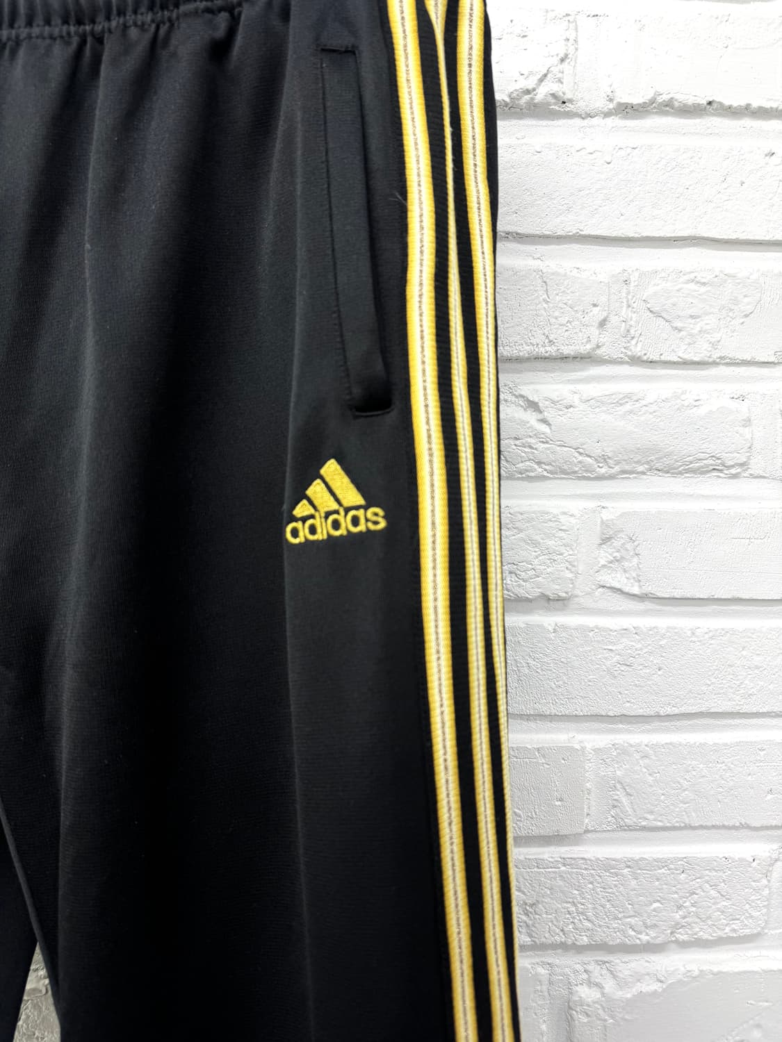 아디다스 클리마 블랙 옐로우 트랙팬츠 상품이미지5