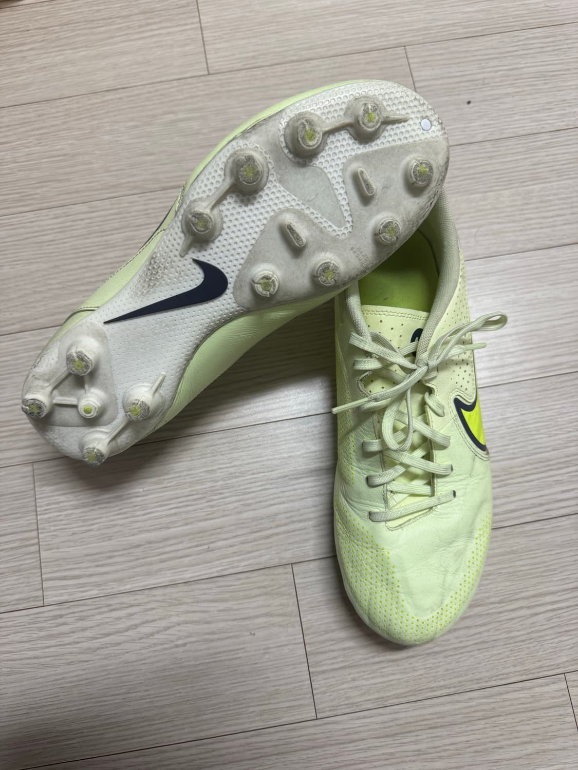 나이키 티엠포 상품이미지2