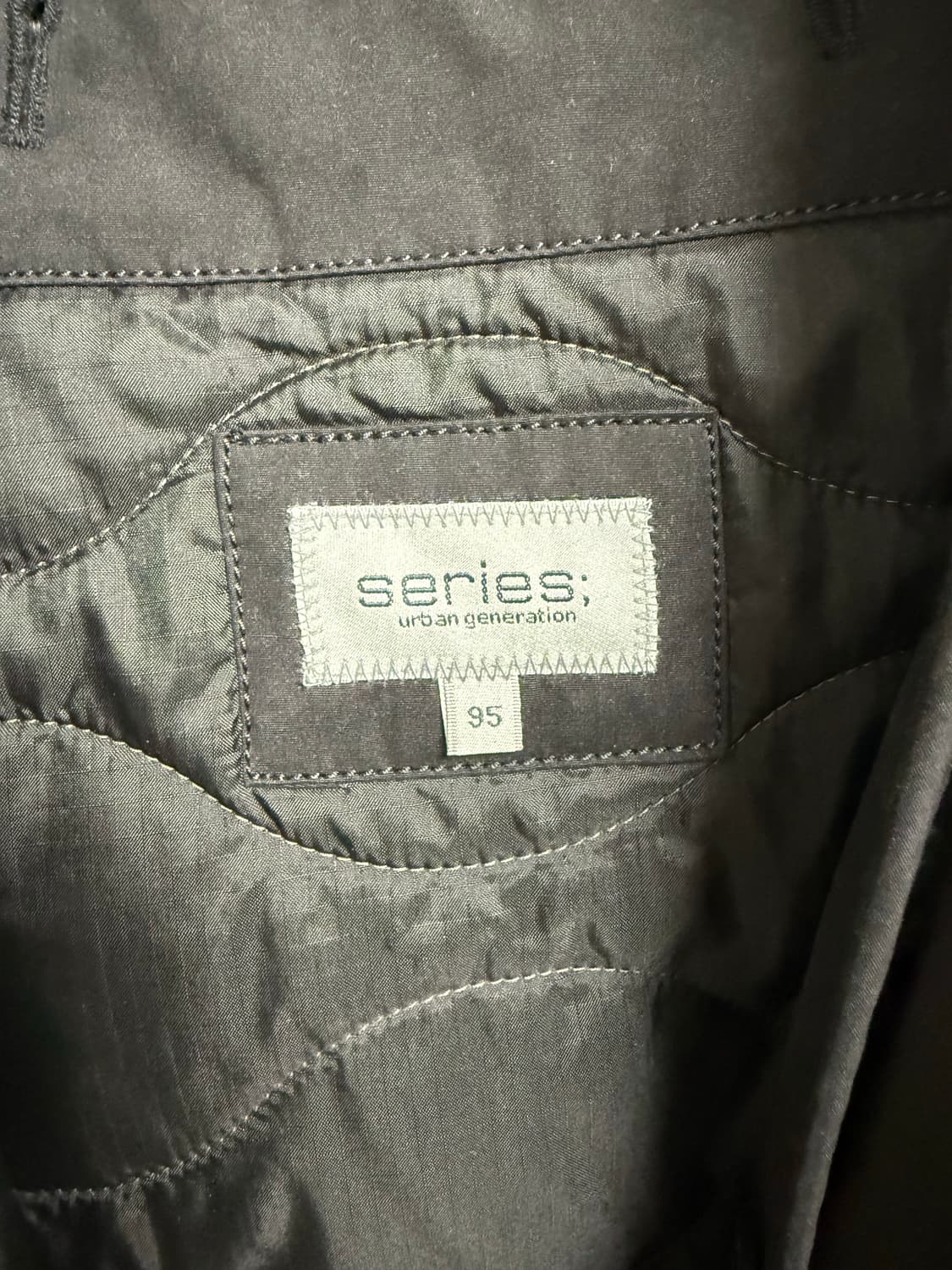 (새상품) 시리즈 모즈코트 블랙 팝니다 상품이미지2