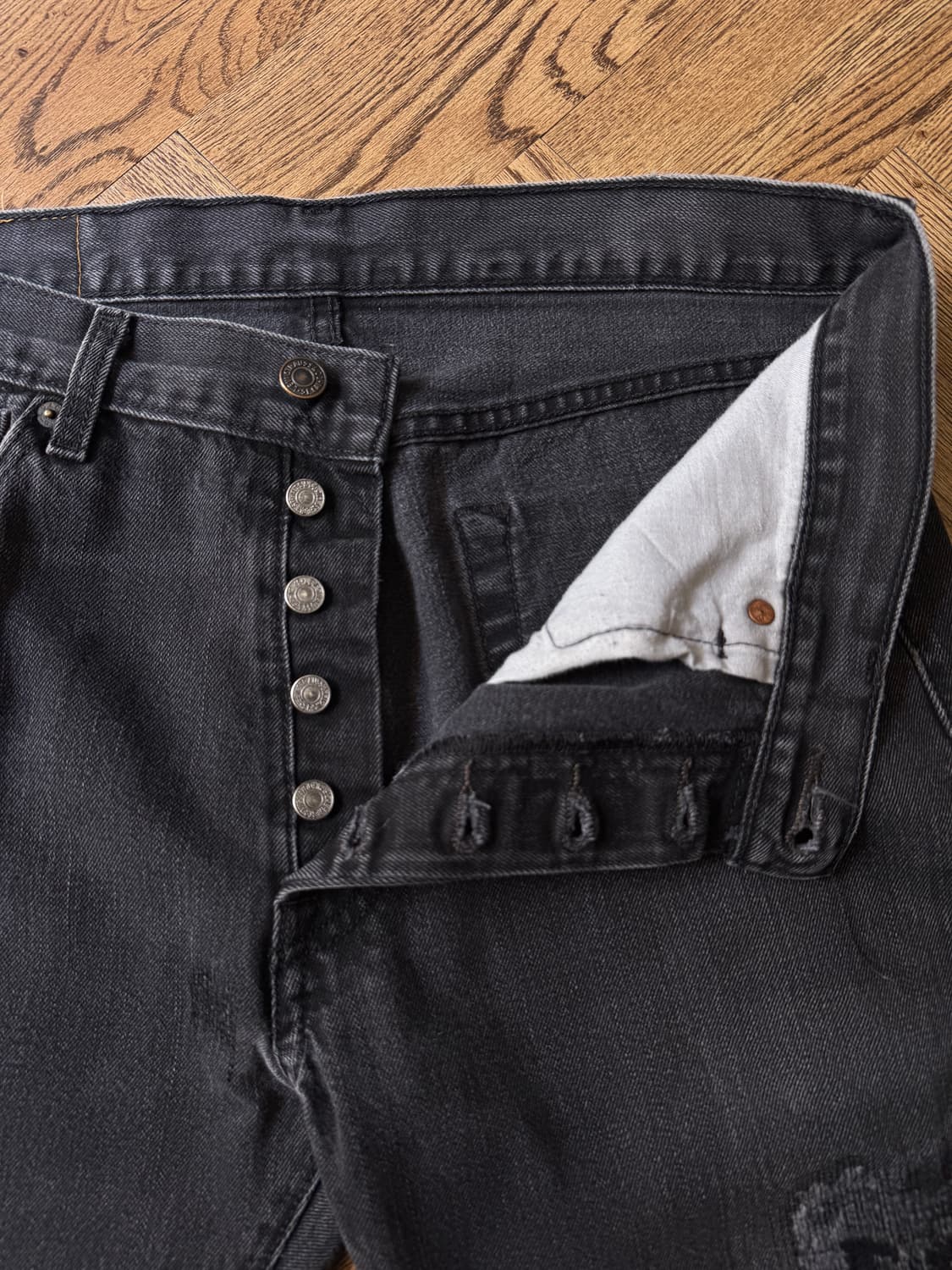 [34]리바이스 501 빈티지 리페어드 흑청 데님 팬츠 상품이미지3