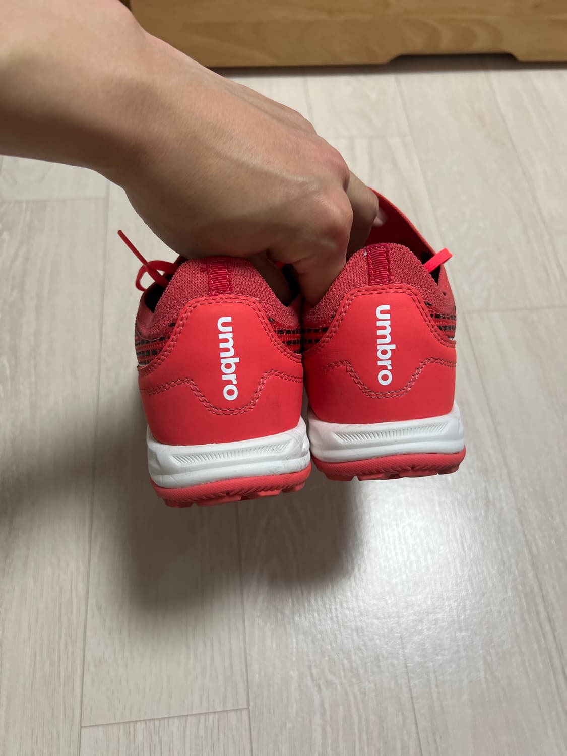 엄브로 제트윈드tf 상품이미지3