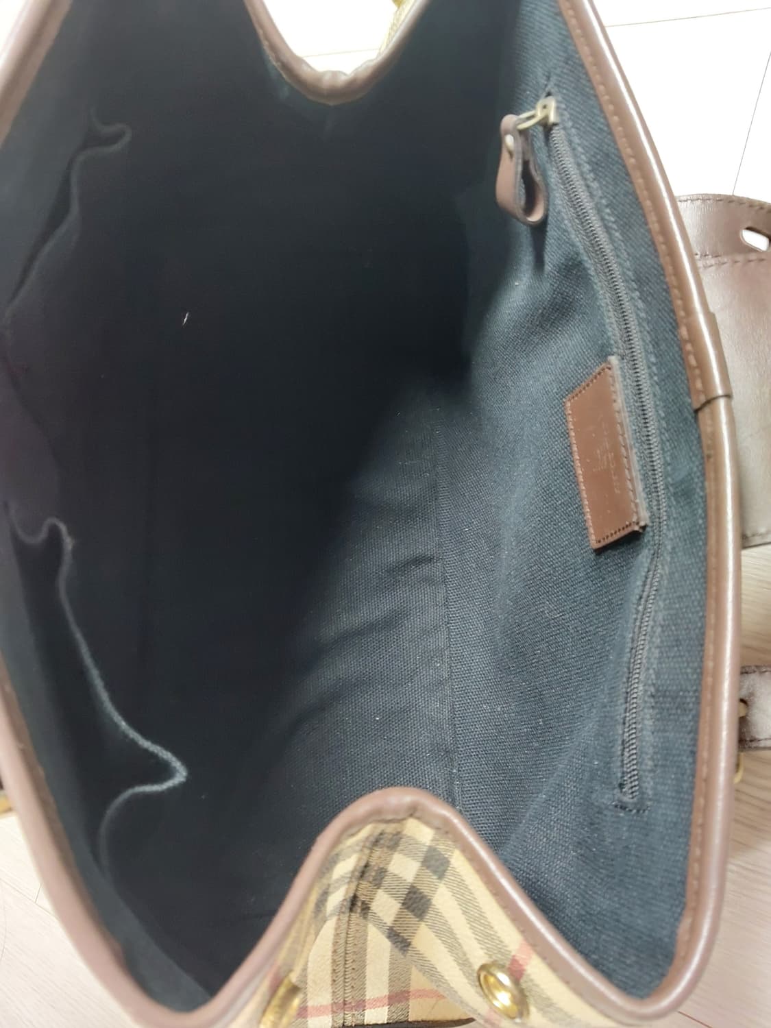 버버리 클래식 체크 토트백 상품이미지8