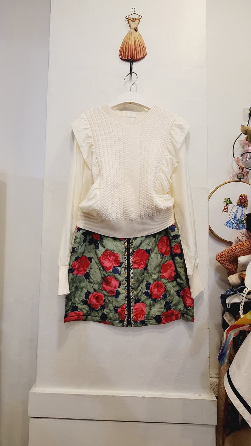 프릴니트 맨투맨. 르샵 본딩스커트 상품이미지1