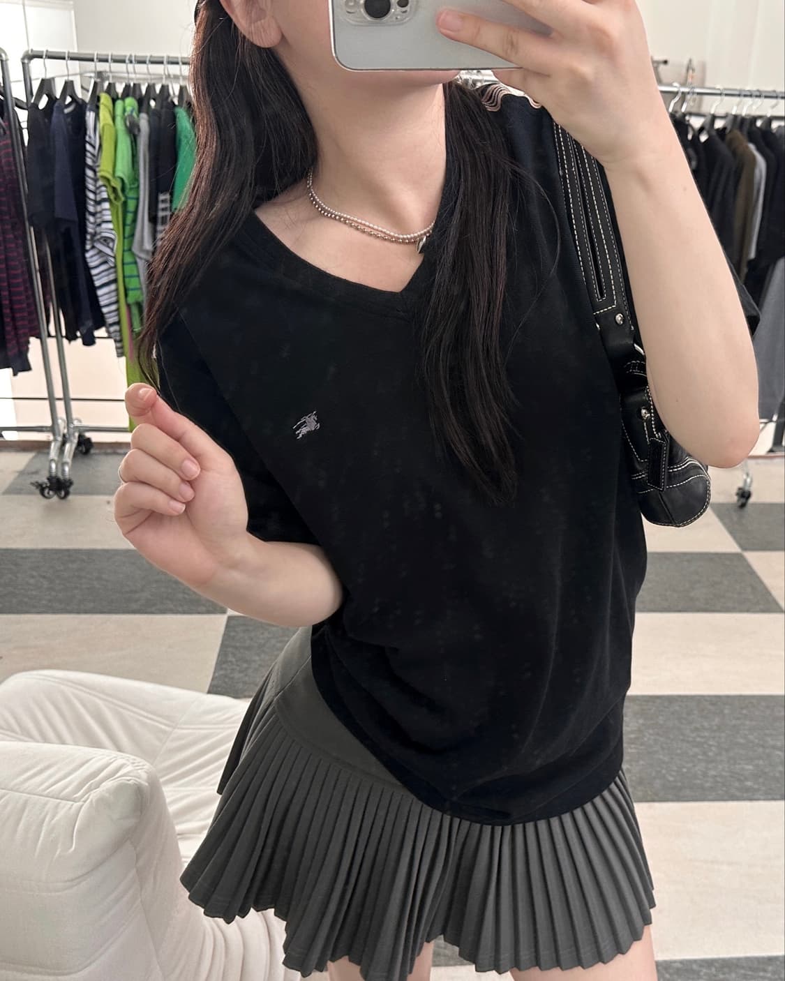 버버리 기마로고 V넥 반팔 티셔츠  상품이미지1