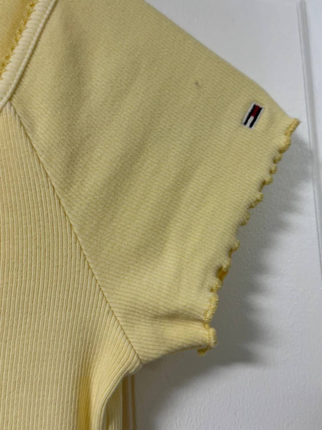 장원영 타미진스 브이넥 티셔츠 옐로우 (59000원) 상품이미지9