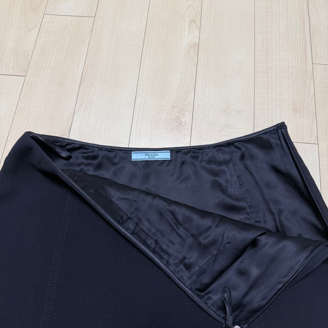 프라다 블랙 스커트  상품이미지2