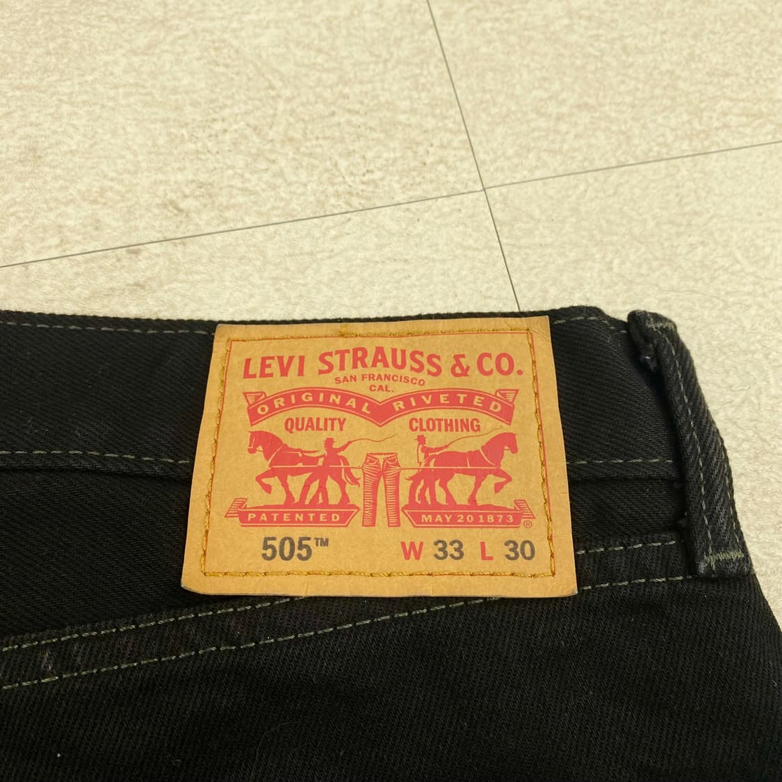 리바이스 505 레드 탭 블랙 스트레이트 데님 진 (33) 상품이미지6