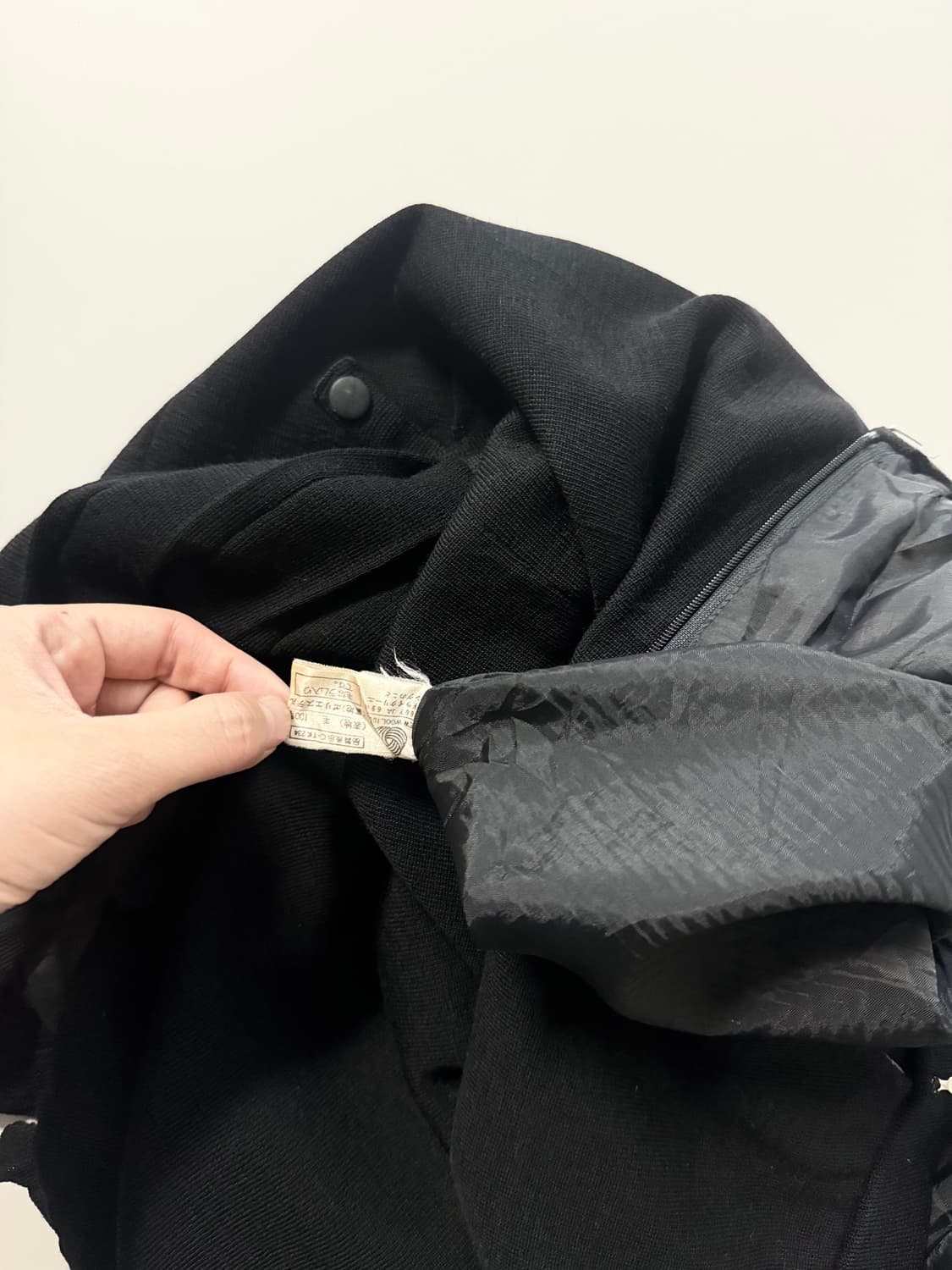 사이드 버튼 플리츠 디테일 울 스커트 상품이미지3