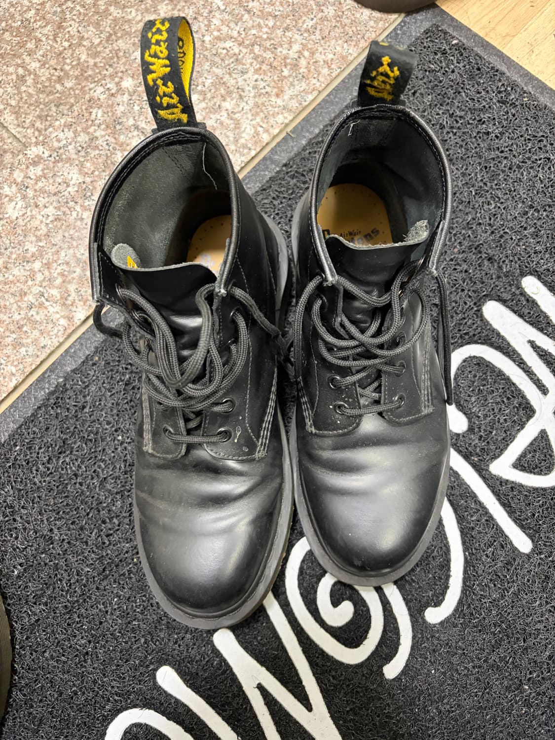 닥터마틴 6홀 부츠 260 상품이미지1