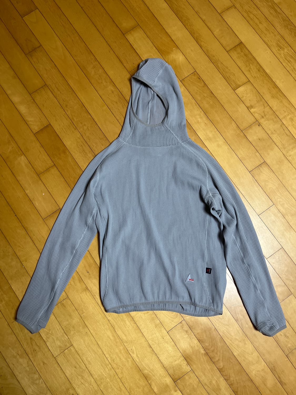 Roa Mesh Hoodie in Gray 로아 매쉬 후드 상품이미지3