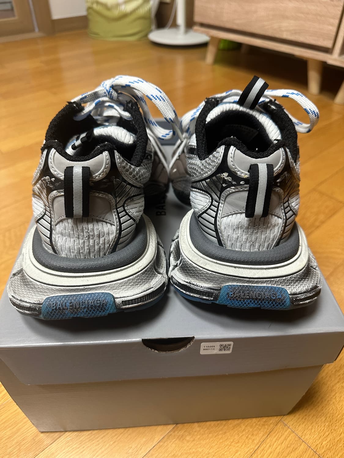 발렌시아가 3xl 블루 원아웃 41사이즈 팝니다. 상품이미지3