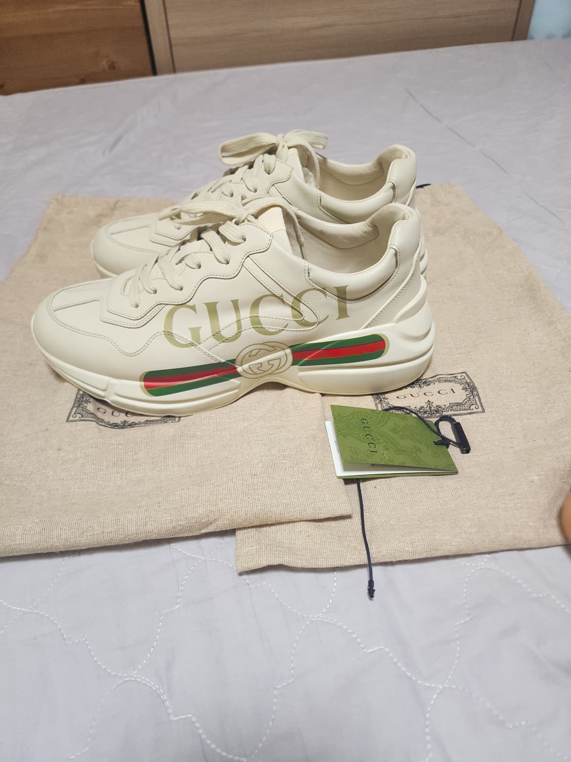 구찌 라이톤 띠로고 스니커즈 9시어즈 상품이미지2