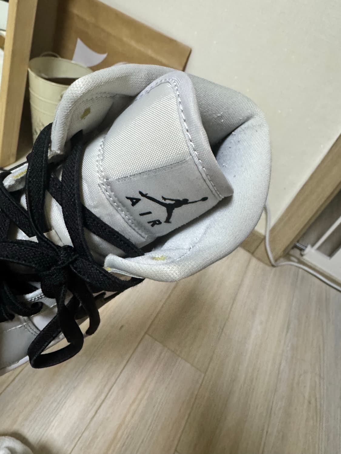 나이키 조던 1 미드 그레이 포그 235사이즈 상품이미지6