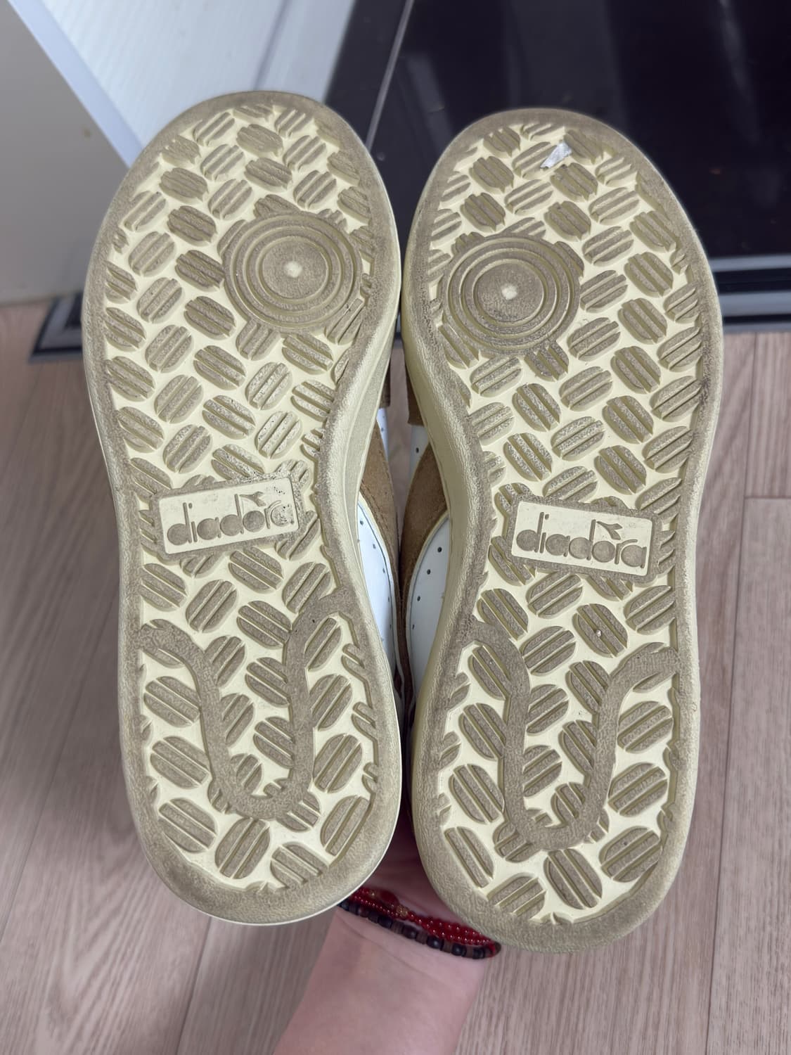 디아도라 스웨이드 브라운 스니커즈 운동화 250 상품이미지4