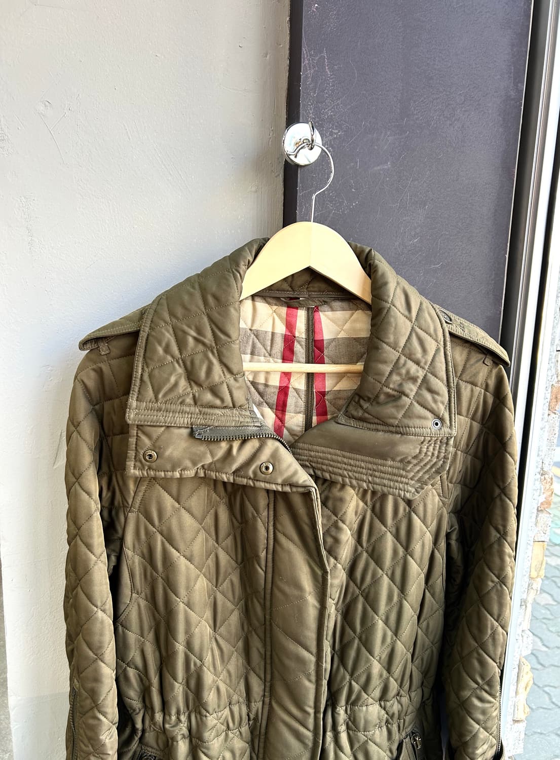 S/ 버버리 퀄팅 노바체크 경량 패딩자켓 상품이미지3