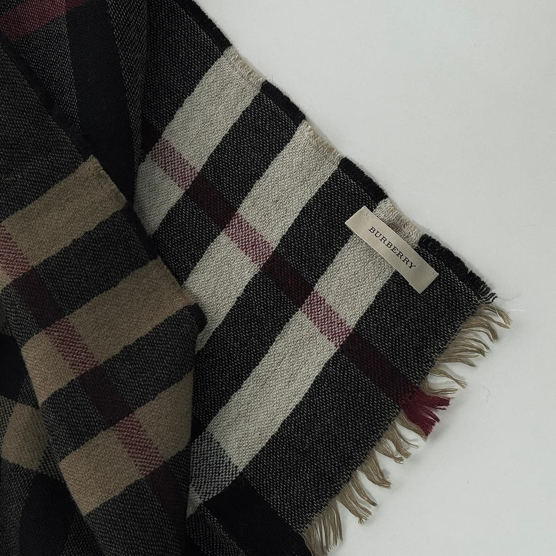 버버리 노바체크 양면 울 머플러 상품이미지3