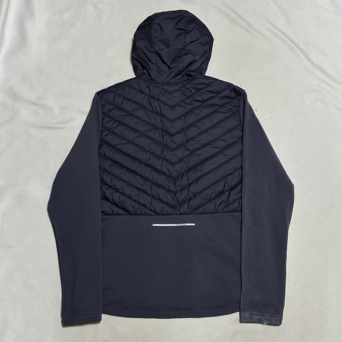 L 나이키 에어로레이어 후드 러닝 자켓 상품이미지3