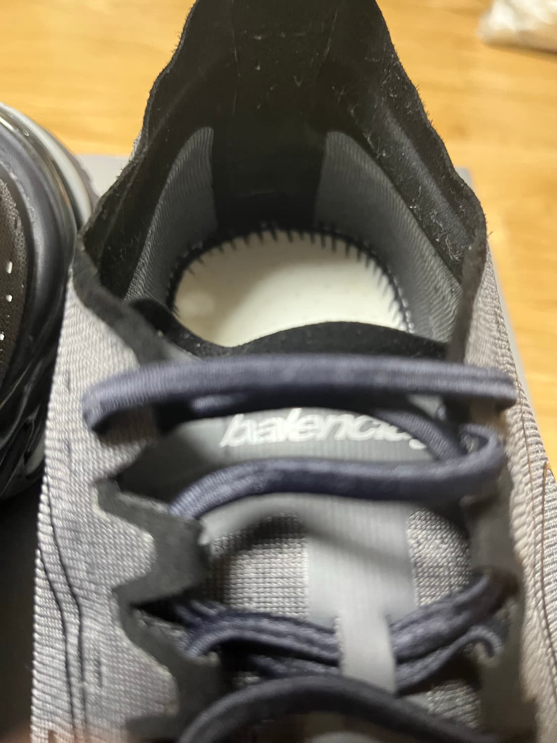 [41] 발렌시아가 아나토믹 러너 스니커즈 그레이 상품이미지4