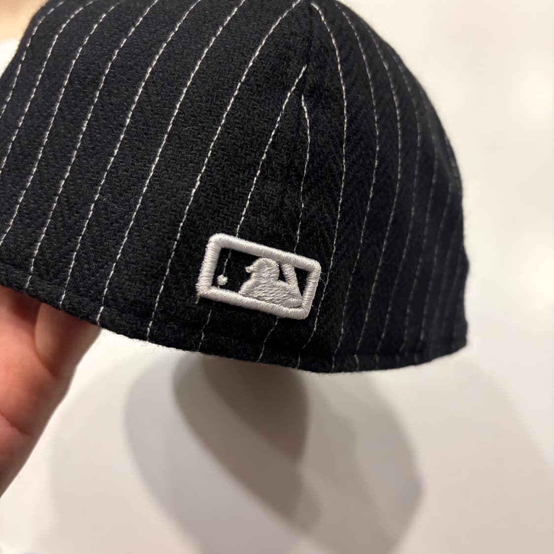 16s 뉴에라 59FIFTY 양키스 블랙 스트라이프 7 3/8 상품이미지4