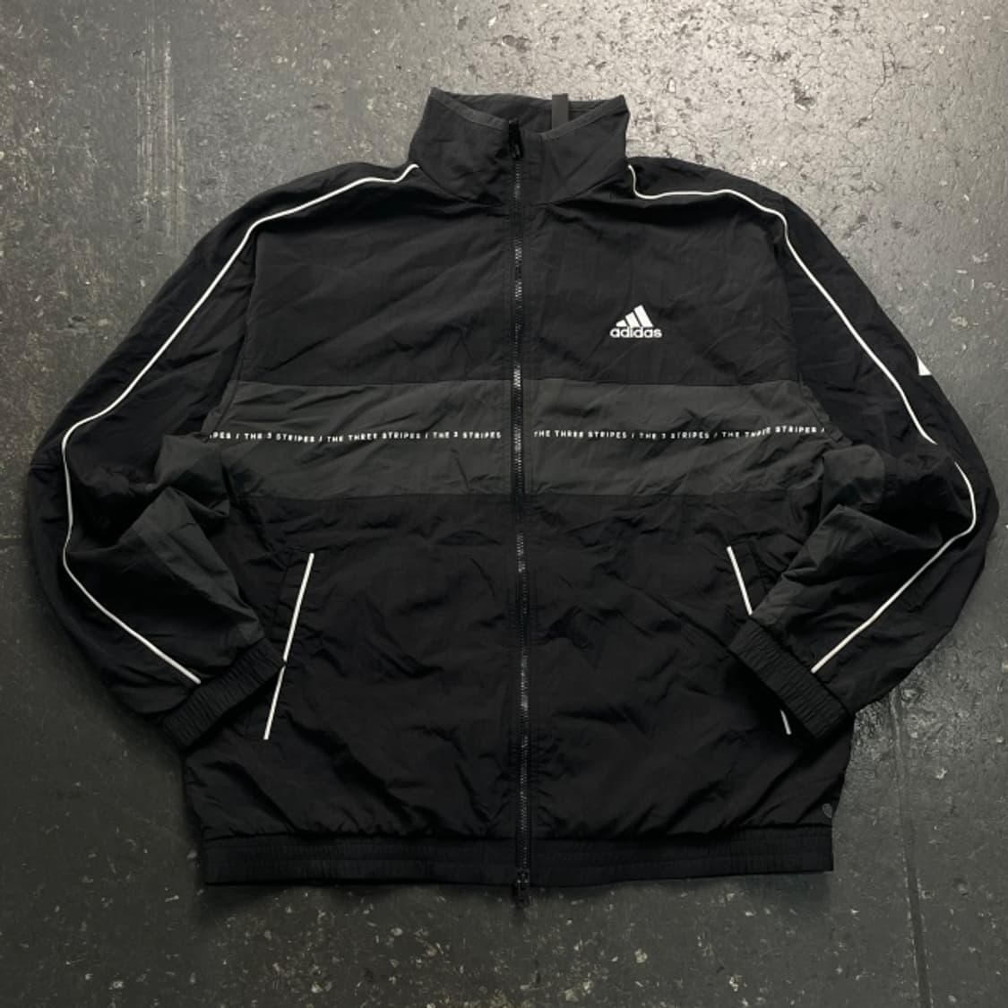 100 아디다스 오버사이즈 핏 바람막이 상품이미지1