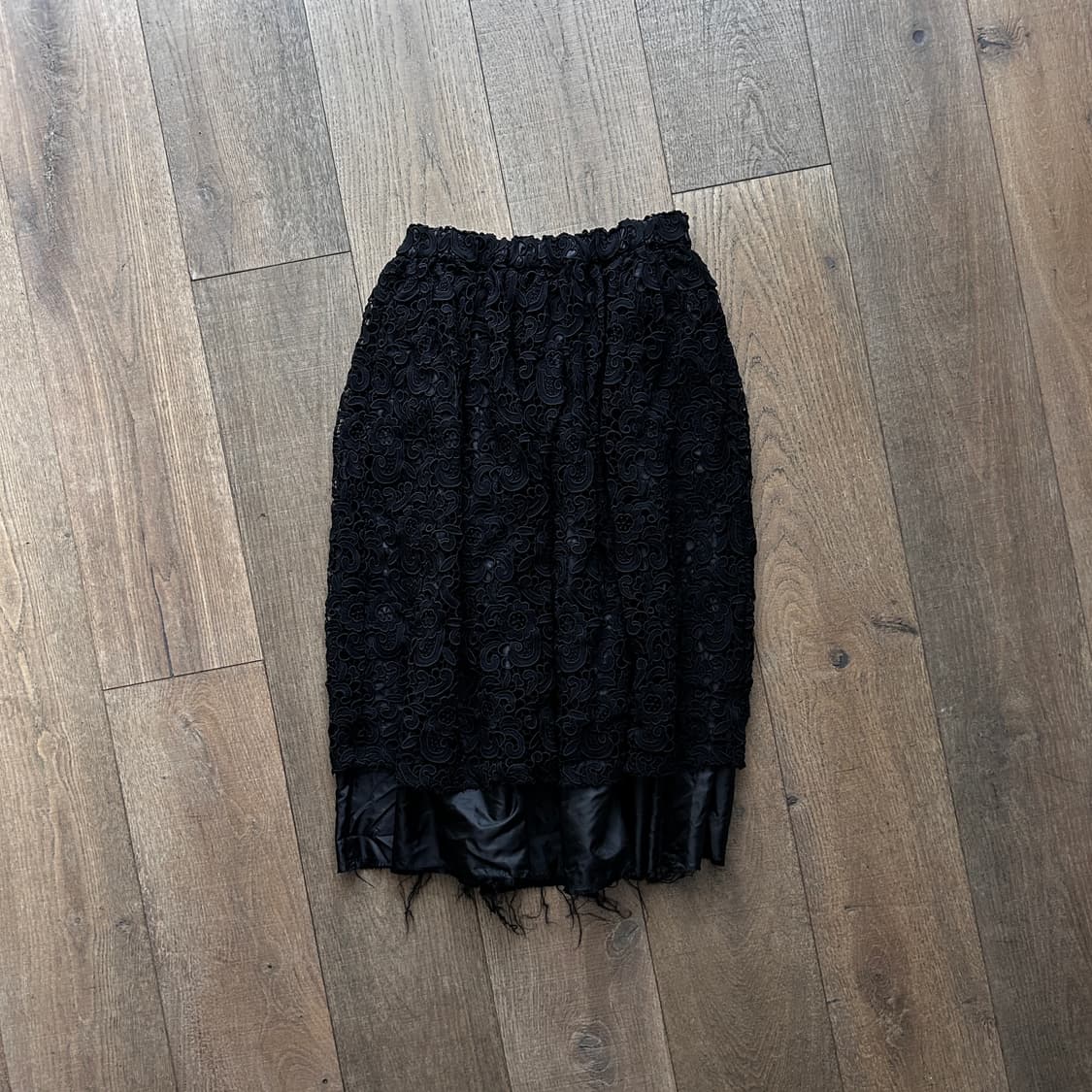 Bulky Lace Distressed Skirt 상품이미지2