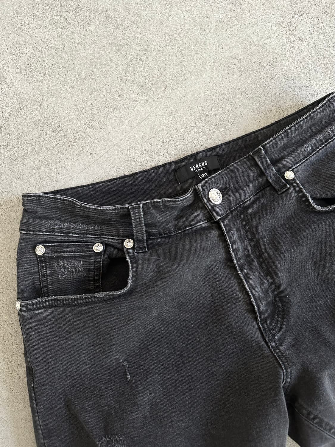 베르사체 베르수스 블랙 셔링 디스트로이드진 상품이미지6