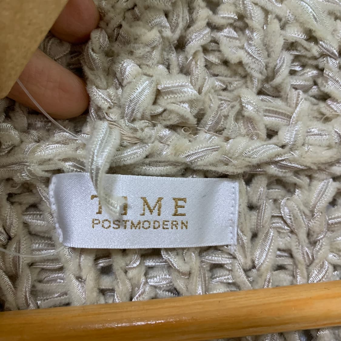 한섬 타임 빈티지 원버튼 니트 크롭가디건 베이지 아이보리 여성 S-M 상품이미지3