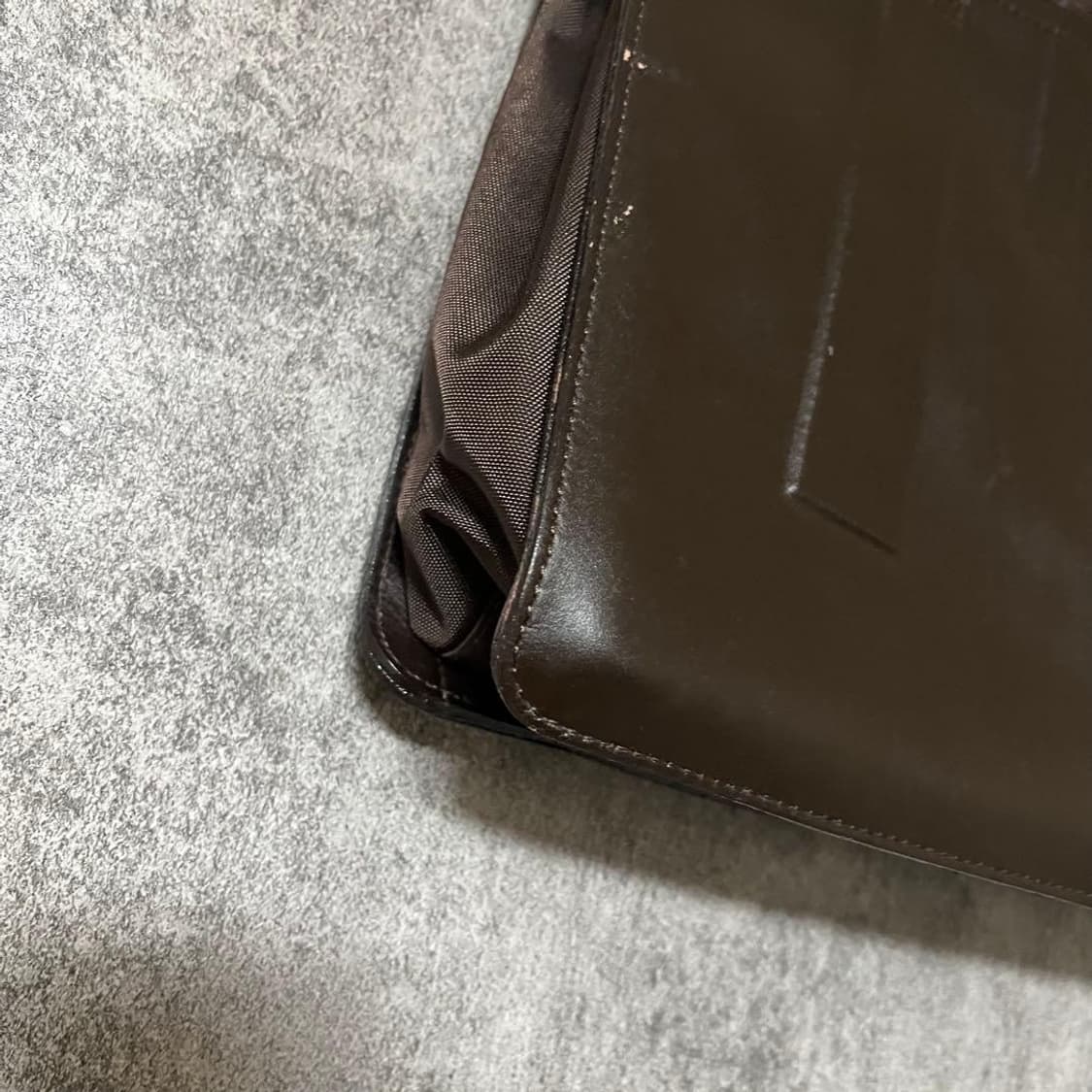 이세이미야케 소가죽 유니섹스 토트백 상품이미지4