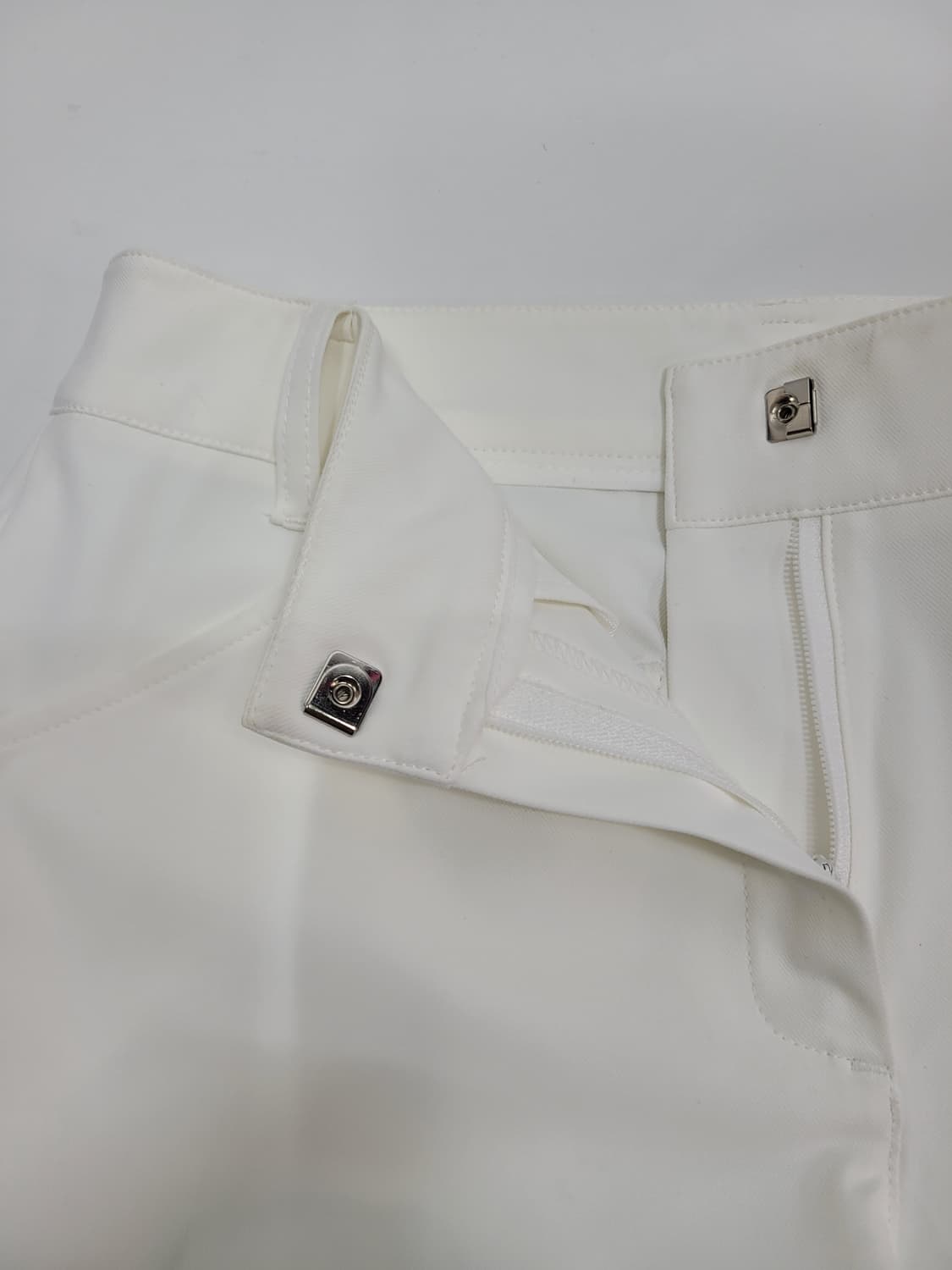 마스터바니에디션 골프 숏팬츠 / 여 0 (63-88) 화이트
 상품이미지7