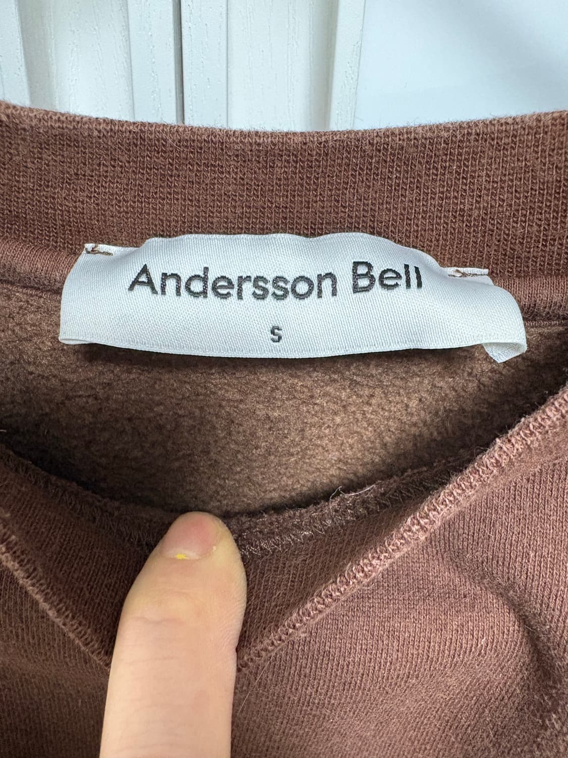 앤더슨밸 브라운크롭맨투맨  상품이미지3