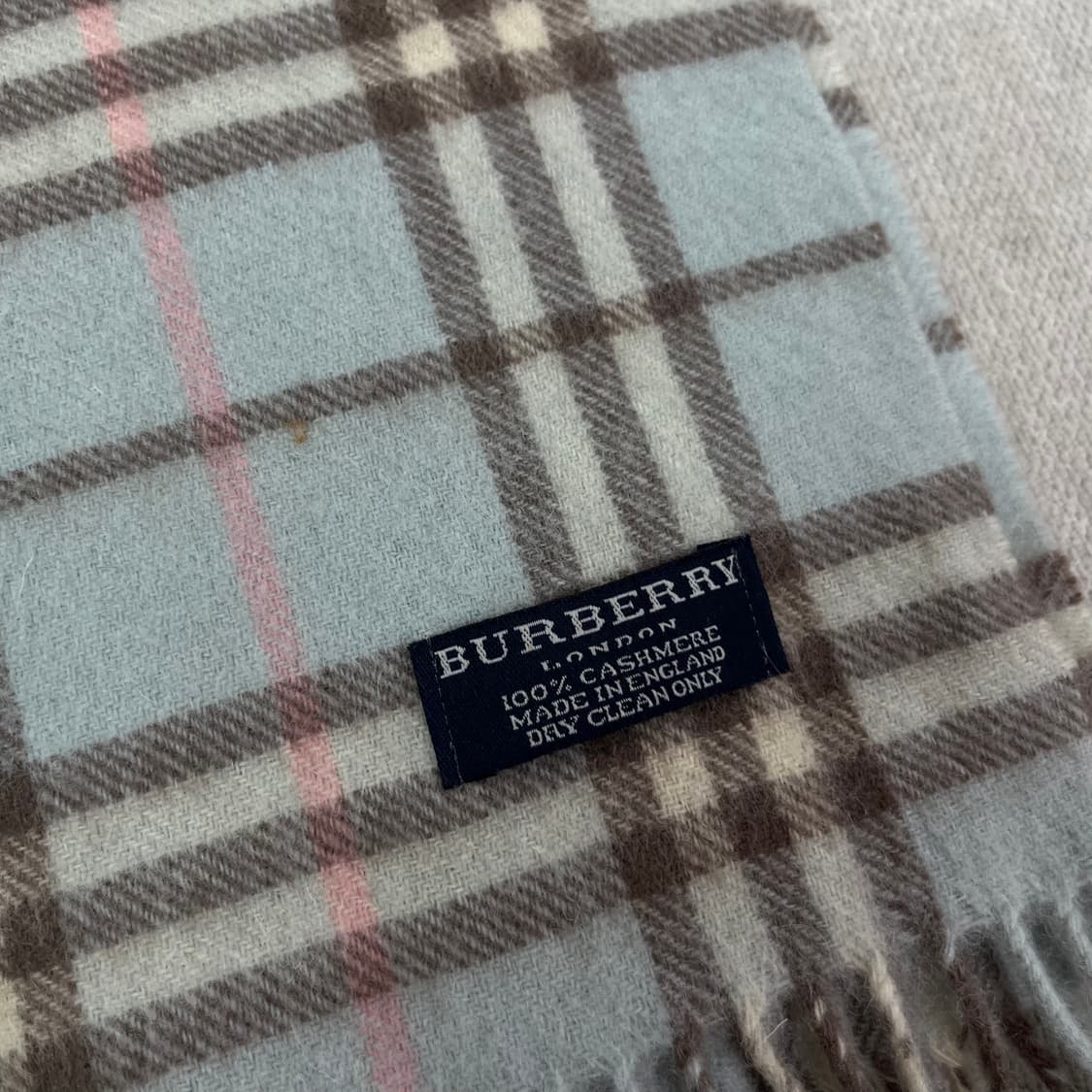 버버리 노바체크 스카이블루 캐시미어 머플러 상품이미지3