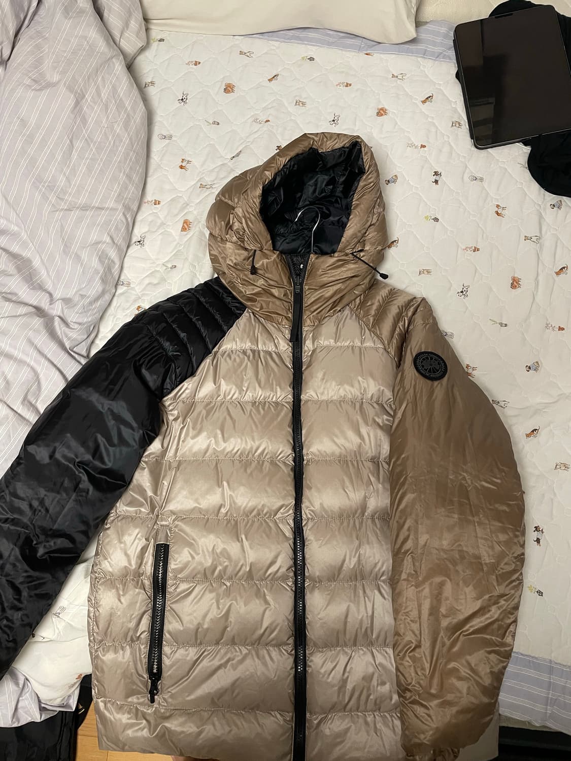 캐나다구스 패딩 리버시블 블랙/골드 상품이미지5