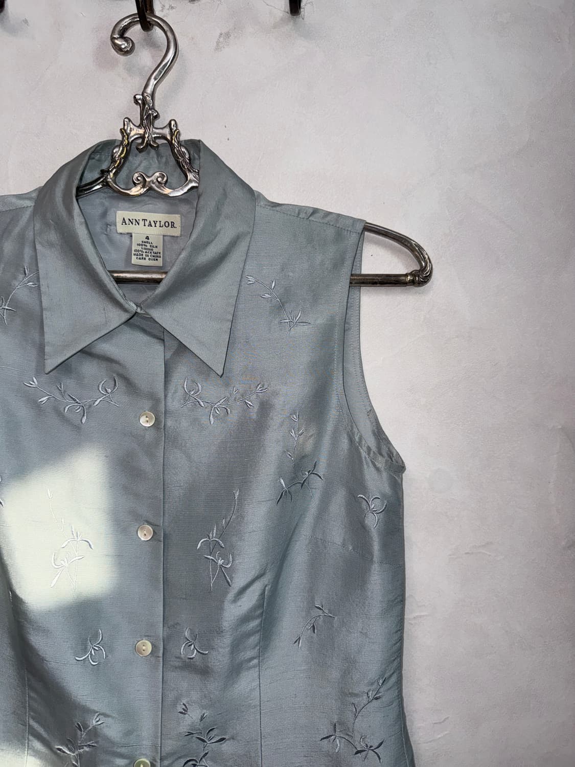 Mute blue oriental embroid silk vest 상품이미지4