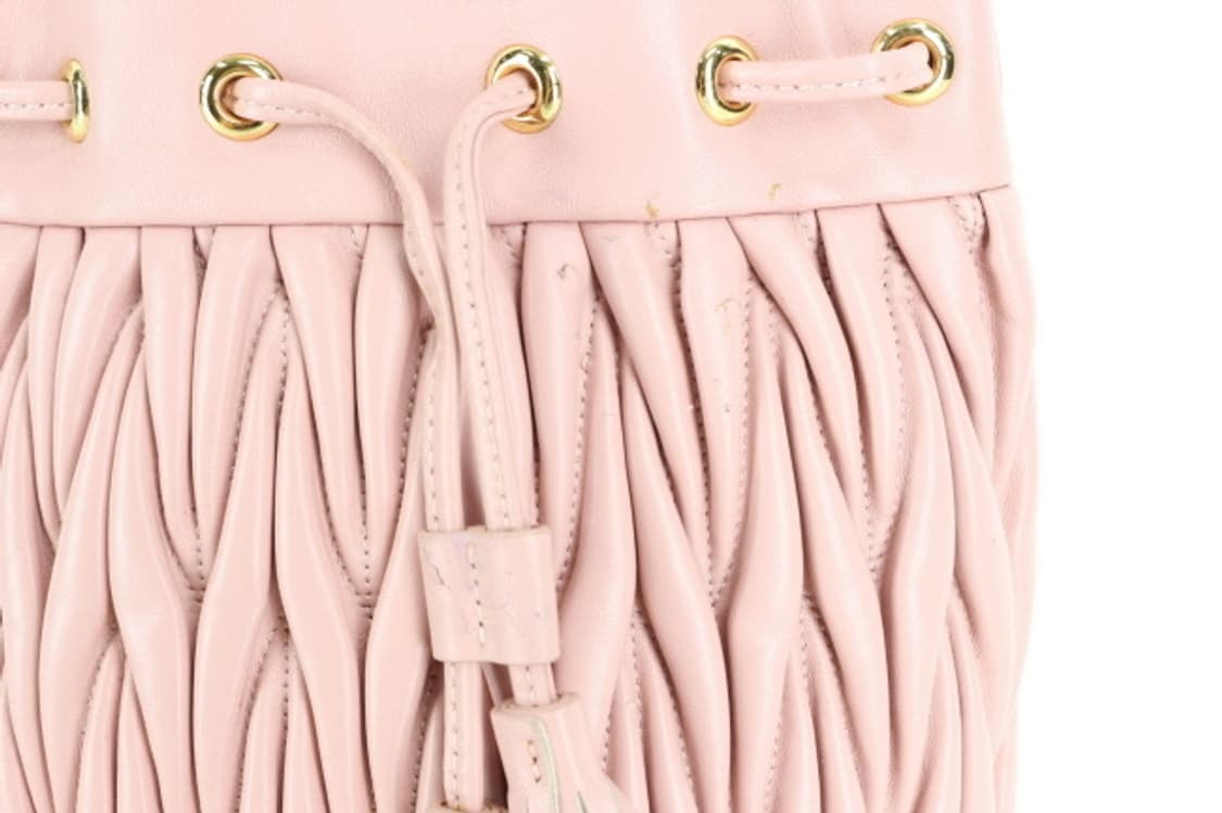 miumiu matelasse버킷백 상품이미지6