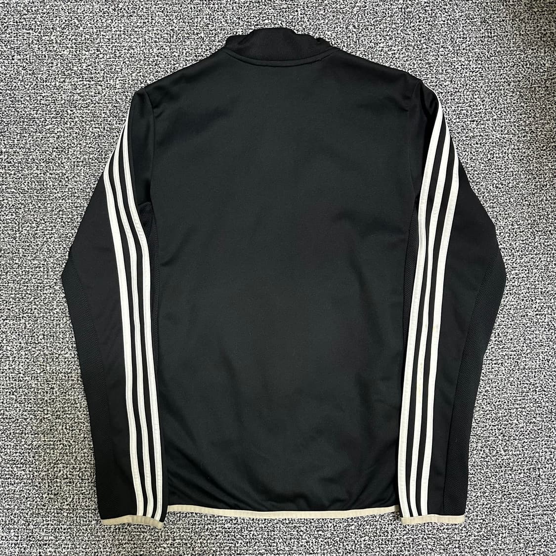 (90) 아디다스 검흰 트랙탑 져지 상품이미지4