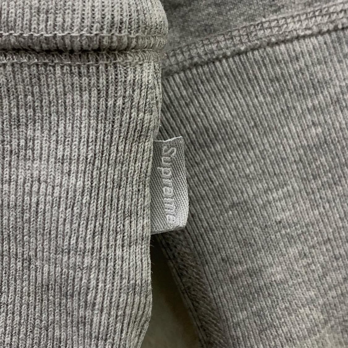 슈프림 2002 그레이 카마초 크루넥 스웻셔츠 상품이미지7