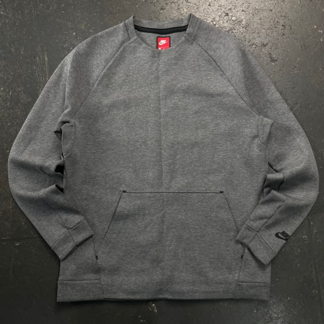 105 나이키 테크팩 맨투맨  상품이미지1