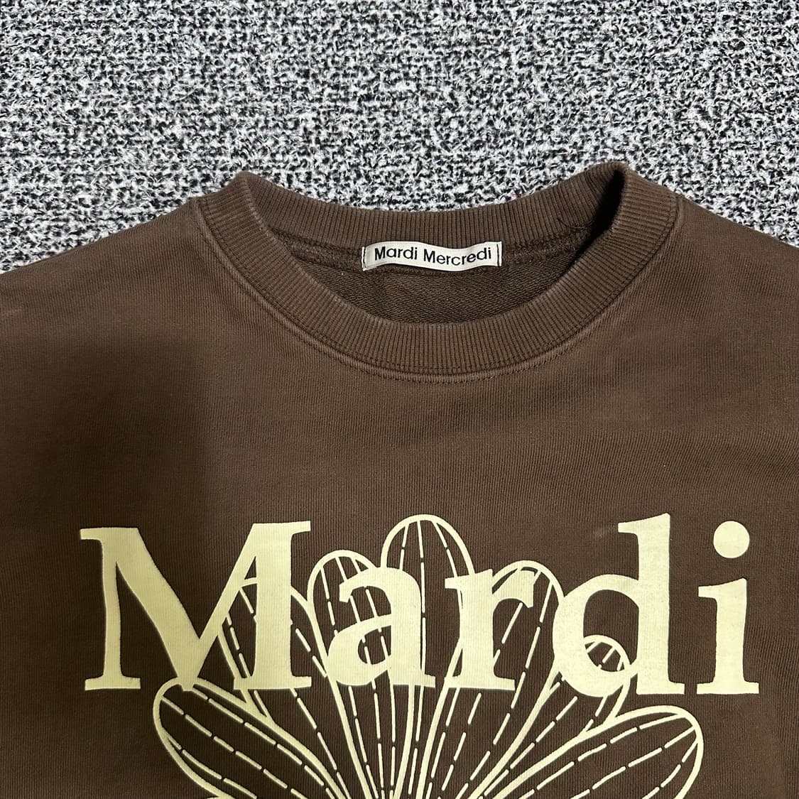 (FREE) 마르디 메크르디 플라워 맨투맨 브라운 상품이미지2