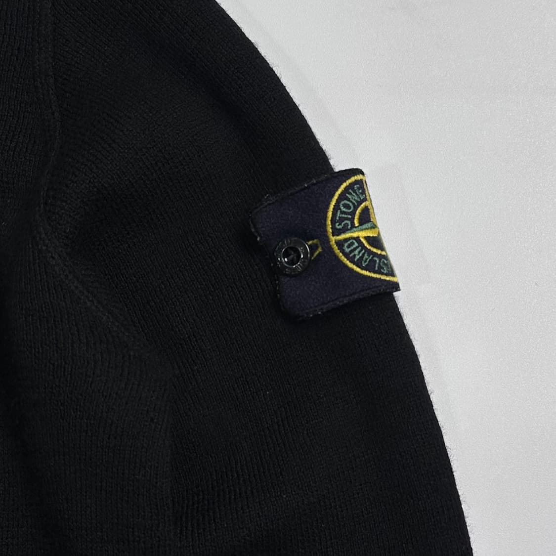 스톤아일랜드 블랙 니트   - Price : ₩ 200,000  - Co 상품이미지5