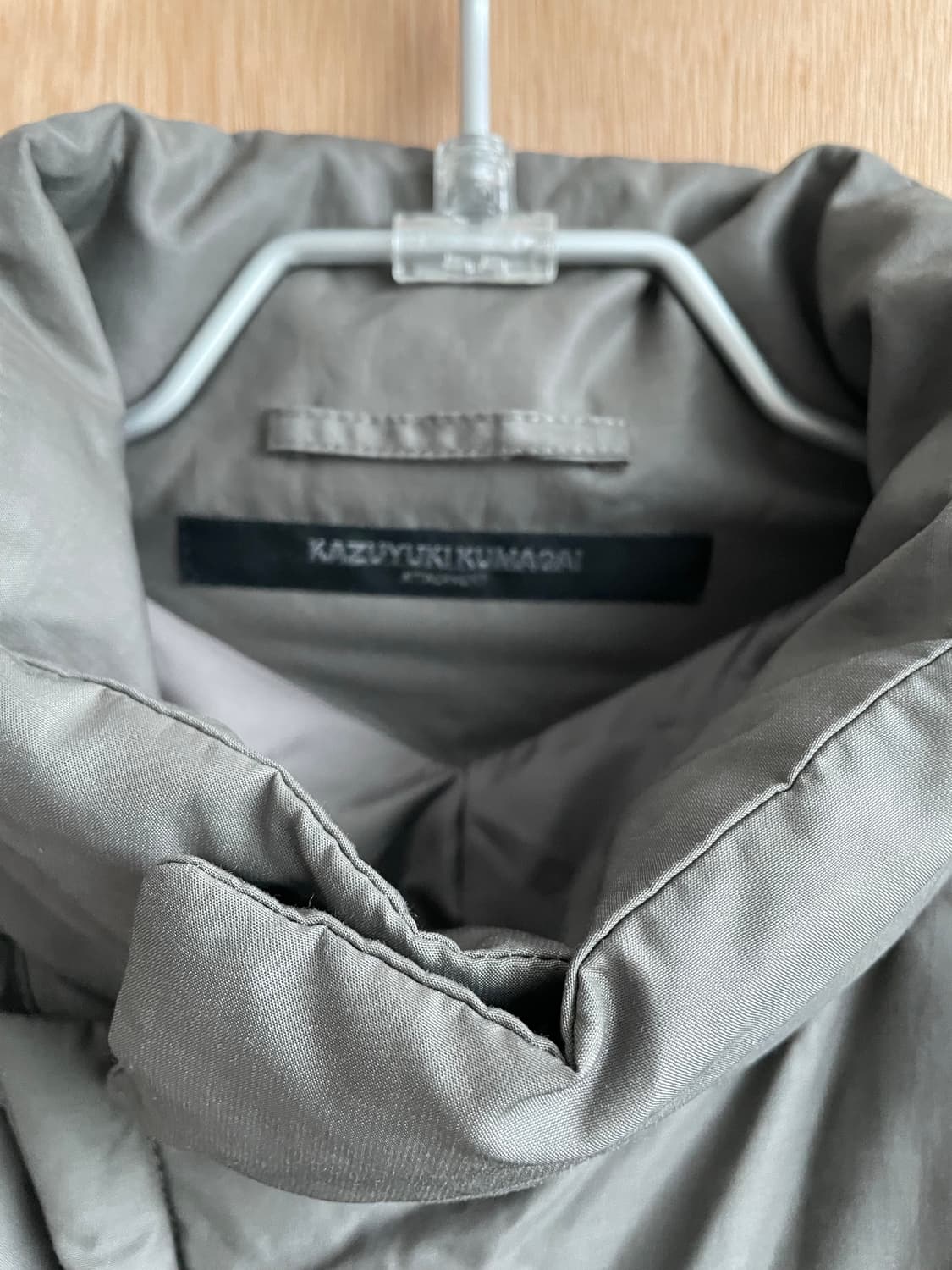 카즈유키쿠마가이 사선 집업 패딩 자켓 상품이미지6
