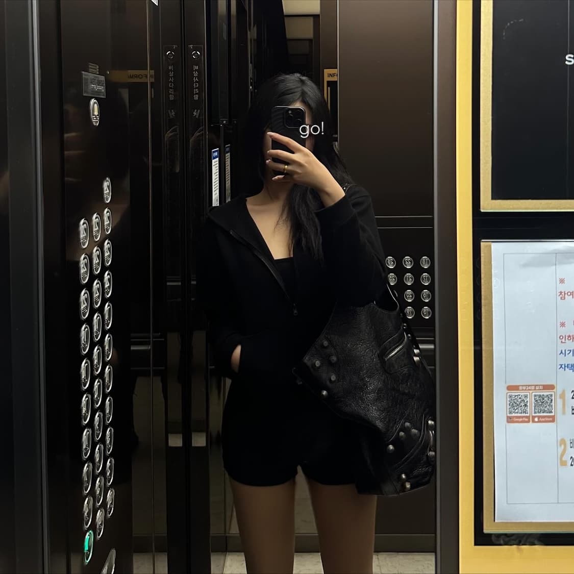 발렌시아가 르 카골 라지 캐리 올 백 블랙 상품이미지3