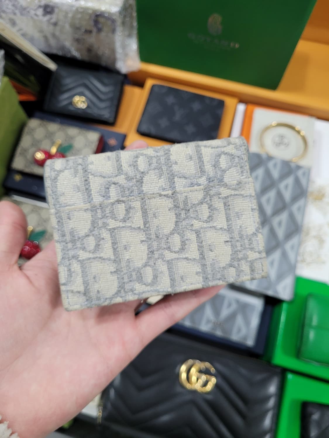 디올 오블리크 새들플랩 그레이 카드지갑 상품이미지3