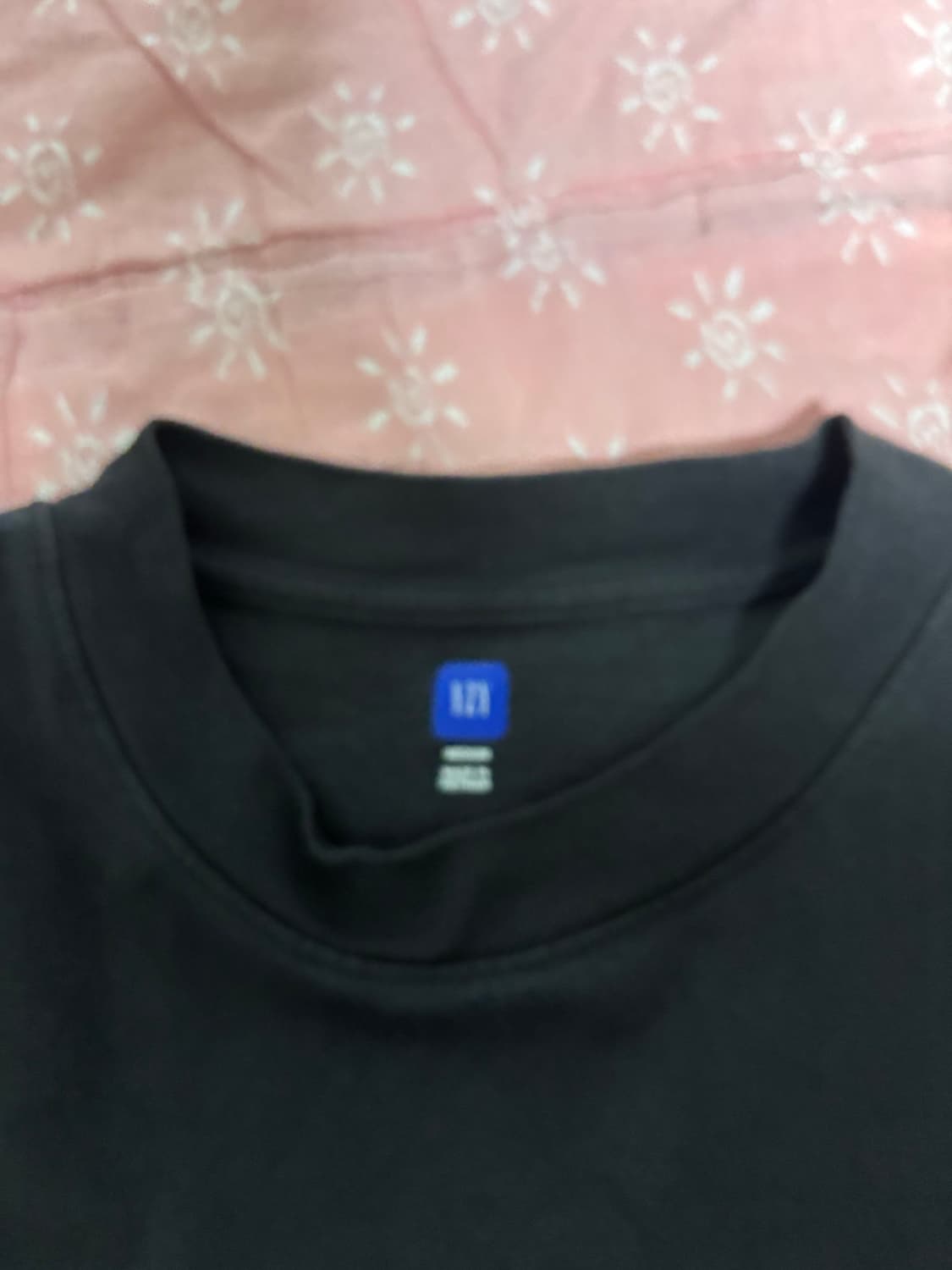 이지갭 반팔티 블랙 M사이즈 실착1회 새상품급 판매 상품이미지3