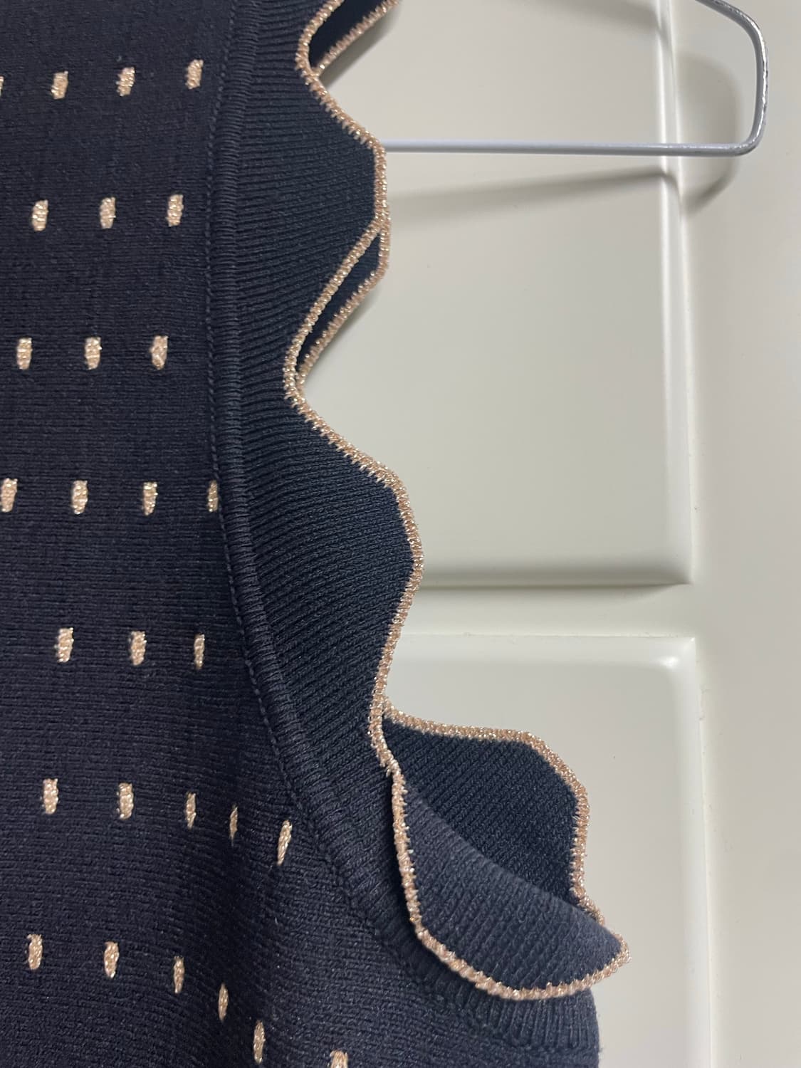 TED BAKER(테드베이커) 네이비골드 슬리브리스 원피스 상품이미지6