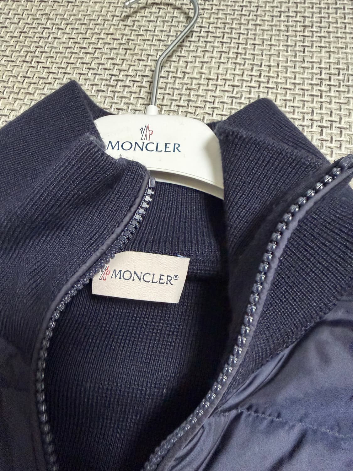 새상품급 신형 몽클레어 니트패딩 M 상품이미지3