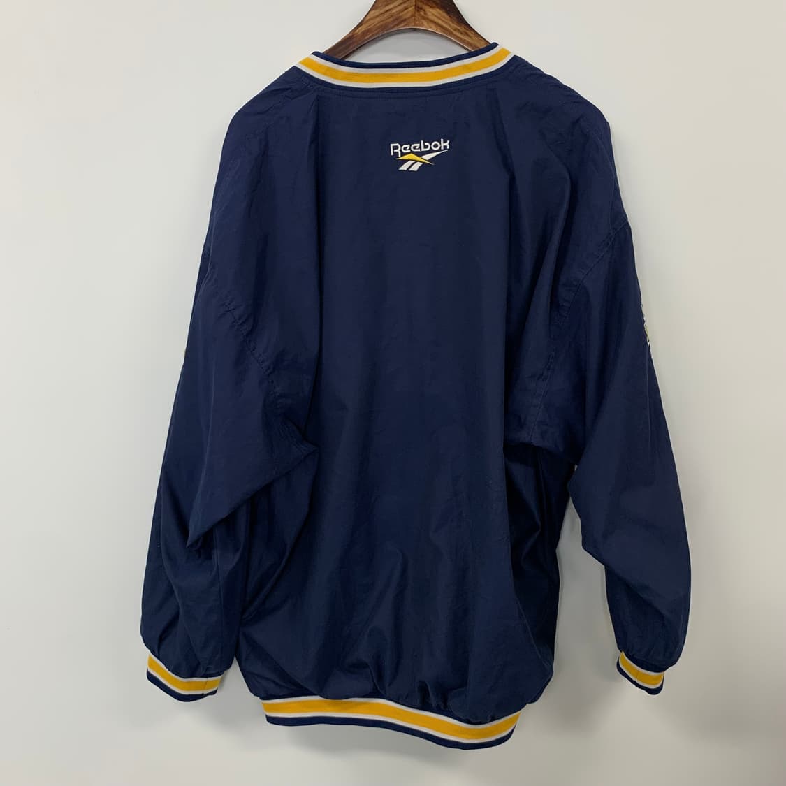 리복 올드스쿨 미시건 네이비 웜업 상품이미지3