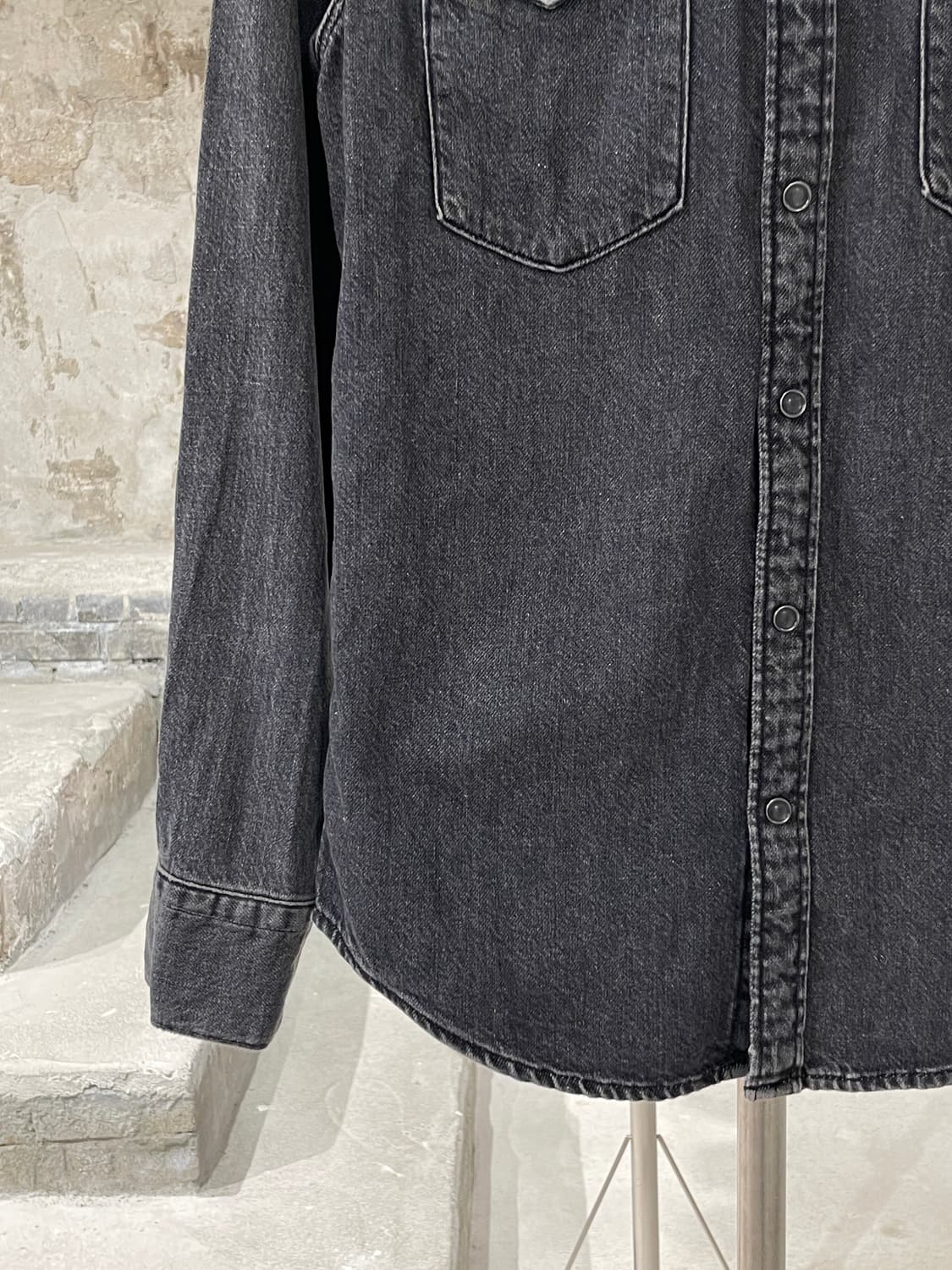 리바이스 레드탭 흑청 스탠다드 웨스턴 데님 셔츠 상품이미지4
