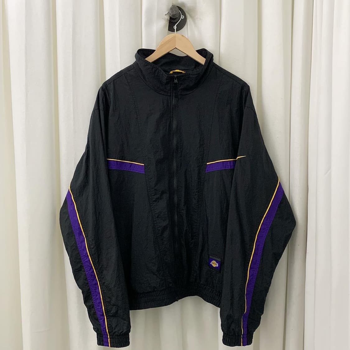 나이키 레이커스 NBA 블랙 윈드브레이커 상품이미지1