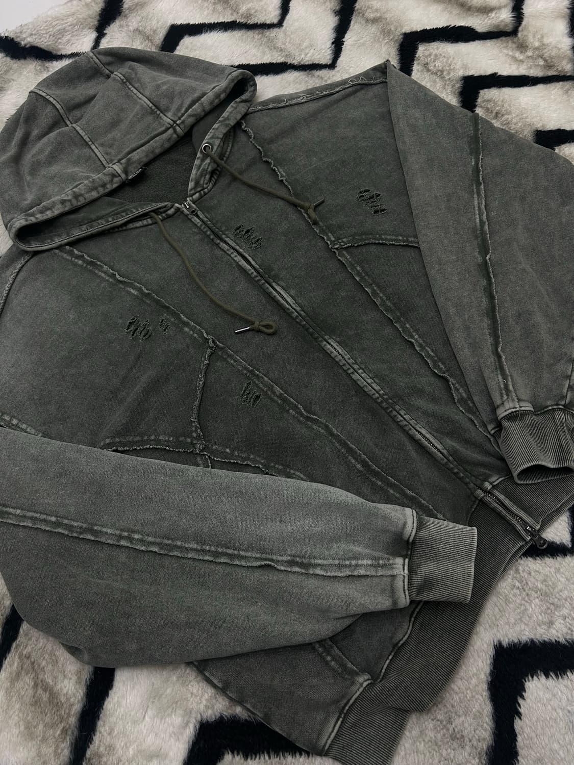 [L]트일리온 오버핏 디스트로이드 후드집업/더티카키 상품이미지1